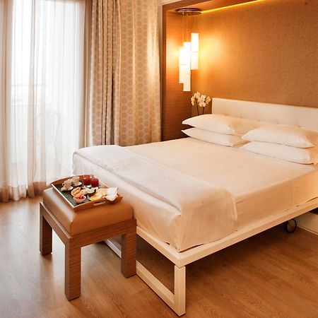 Oxygen Lifestyle Hotel Viserbella di Rimini Esterno foto