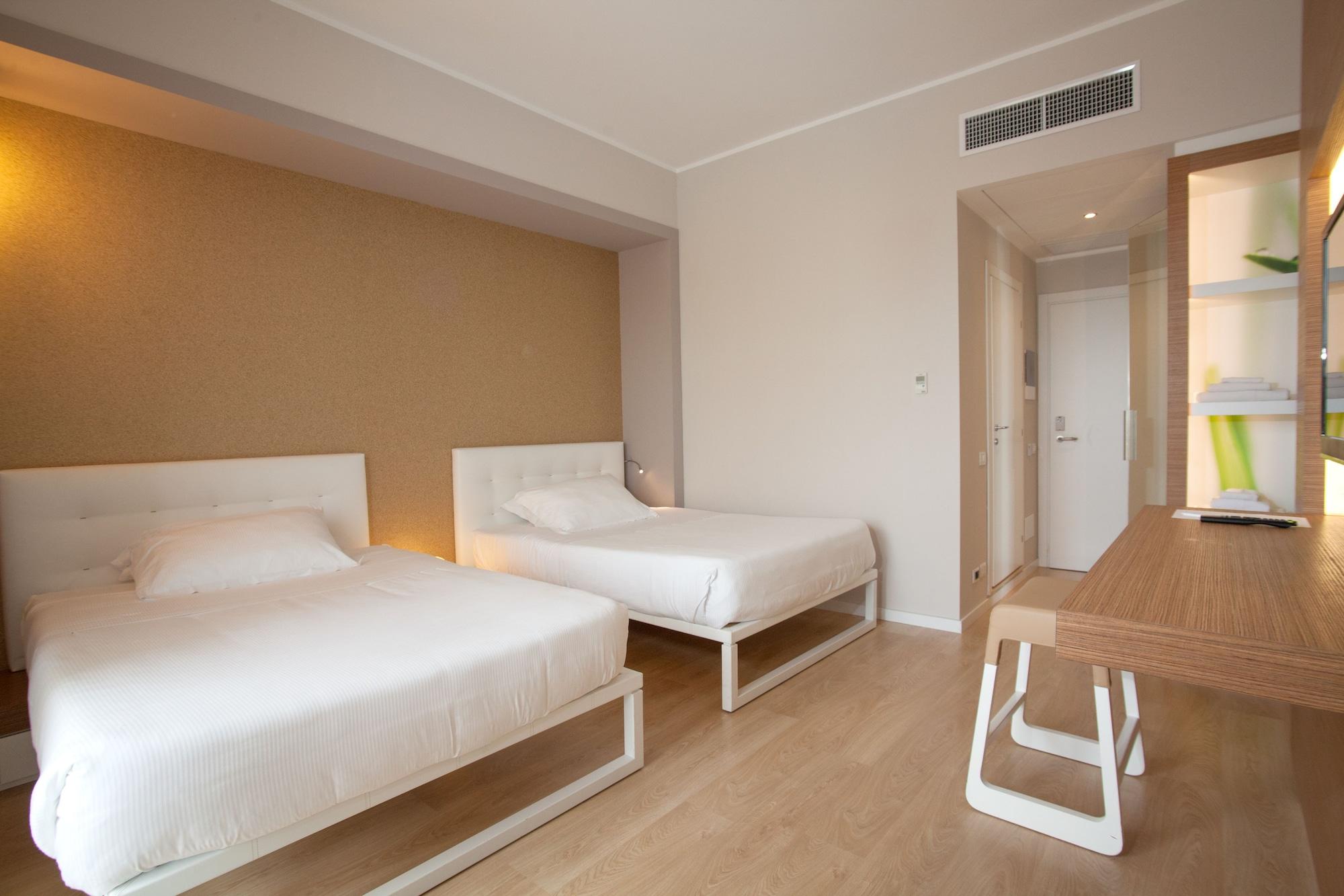 Oxygen Lifestyle Hotel Viserbella di Rimini Esterno foto