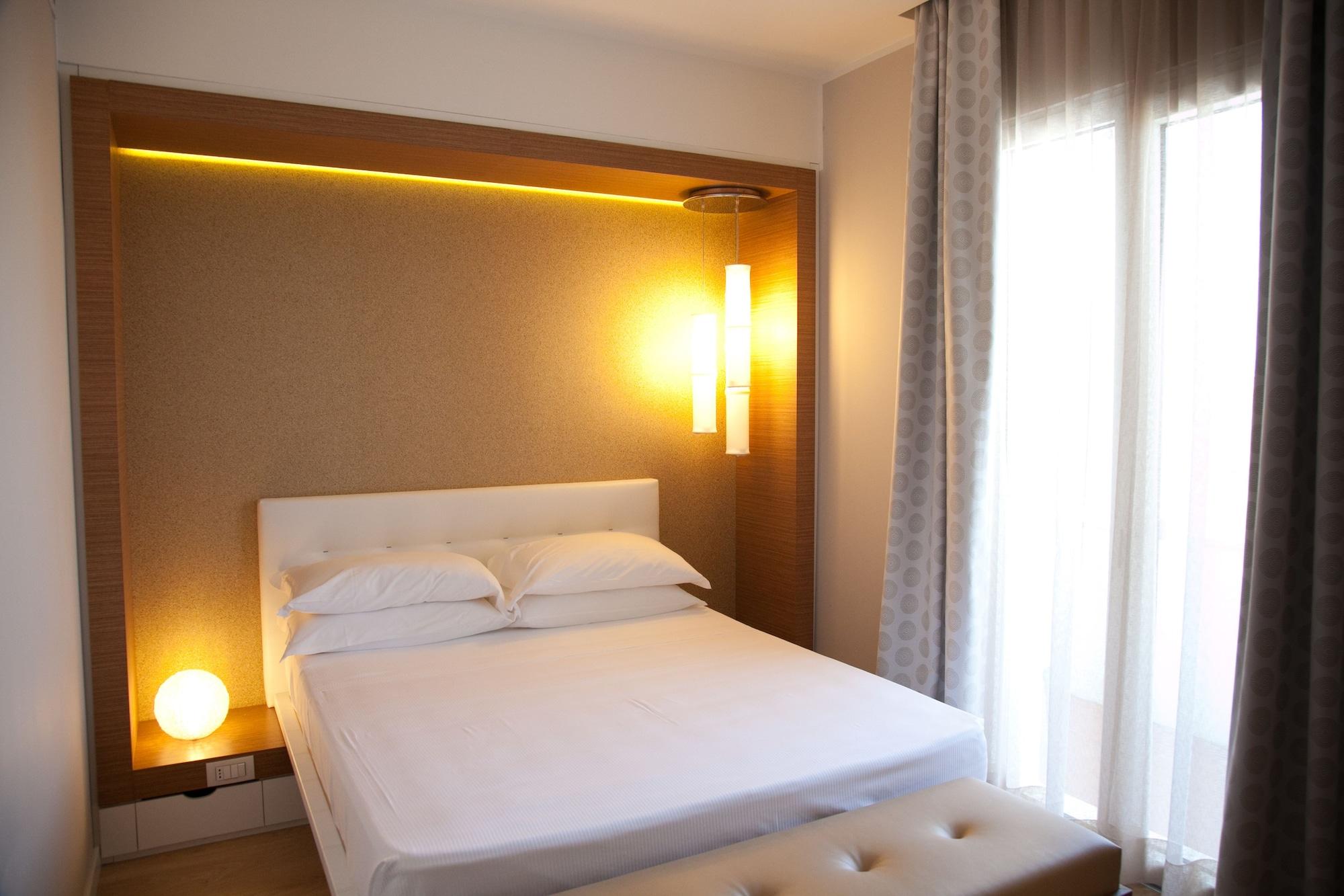 Oxygen Lifestyle Hotel Viserbella di Rimini Esterno foto