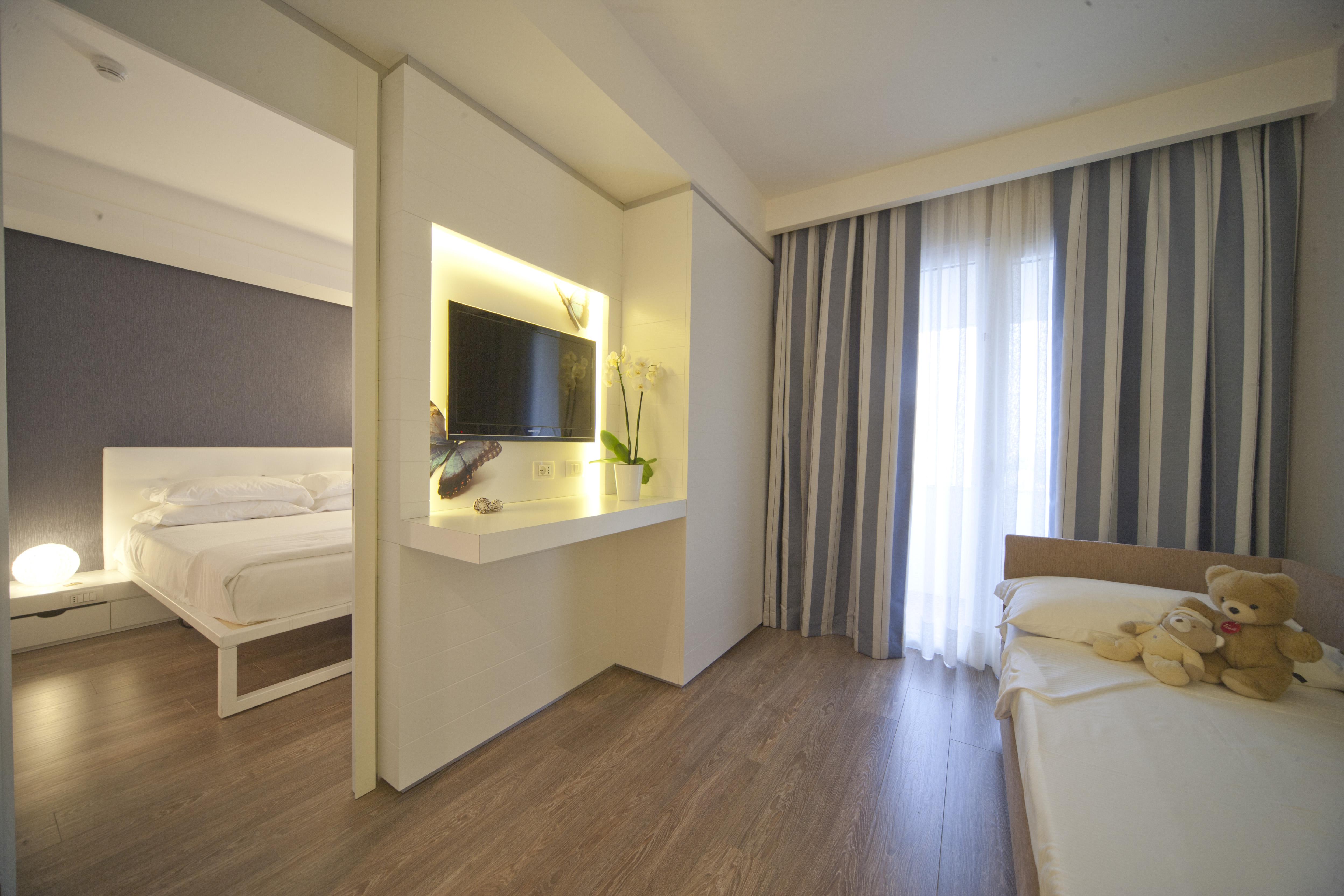 Oxygen Lifestyle Hotel Viserbella di Rimini Esterno foto