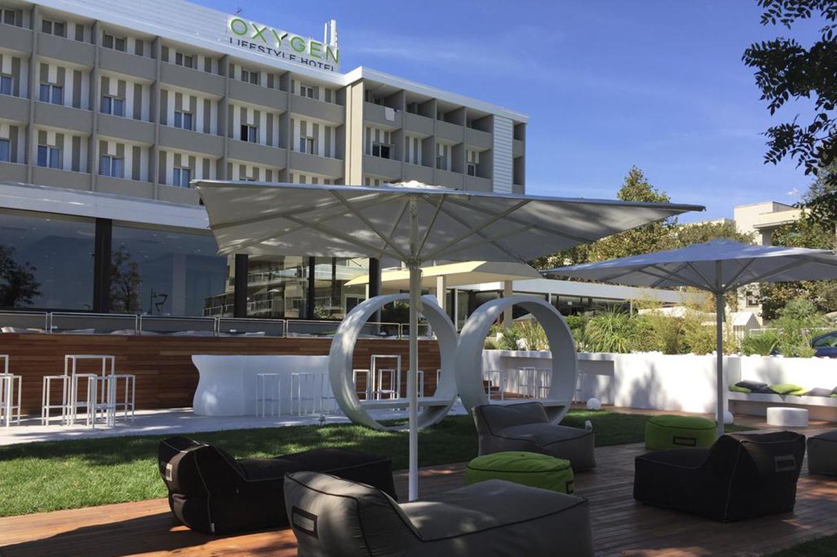 Oxygen Lifestyle Hotel Viserbella di Rimini Esterno foto