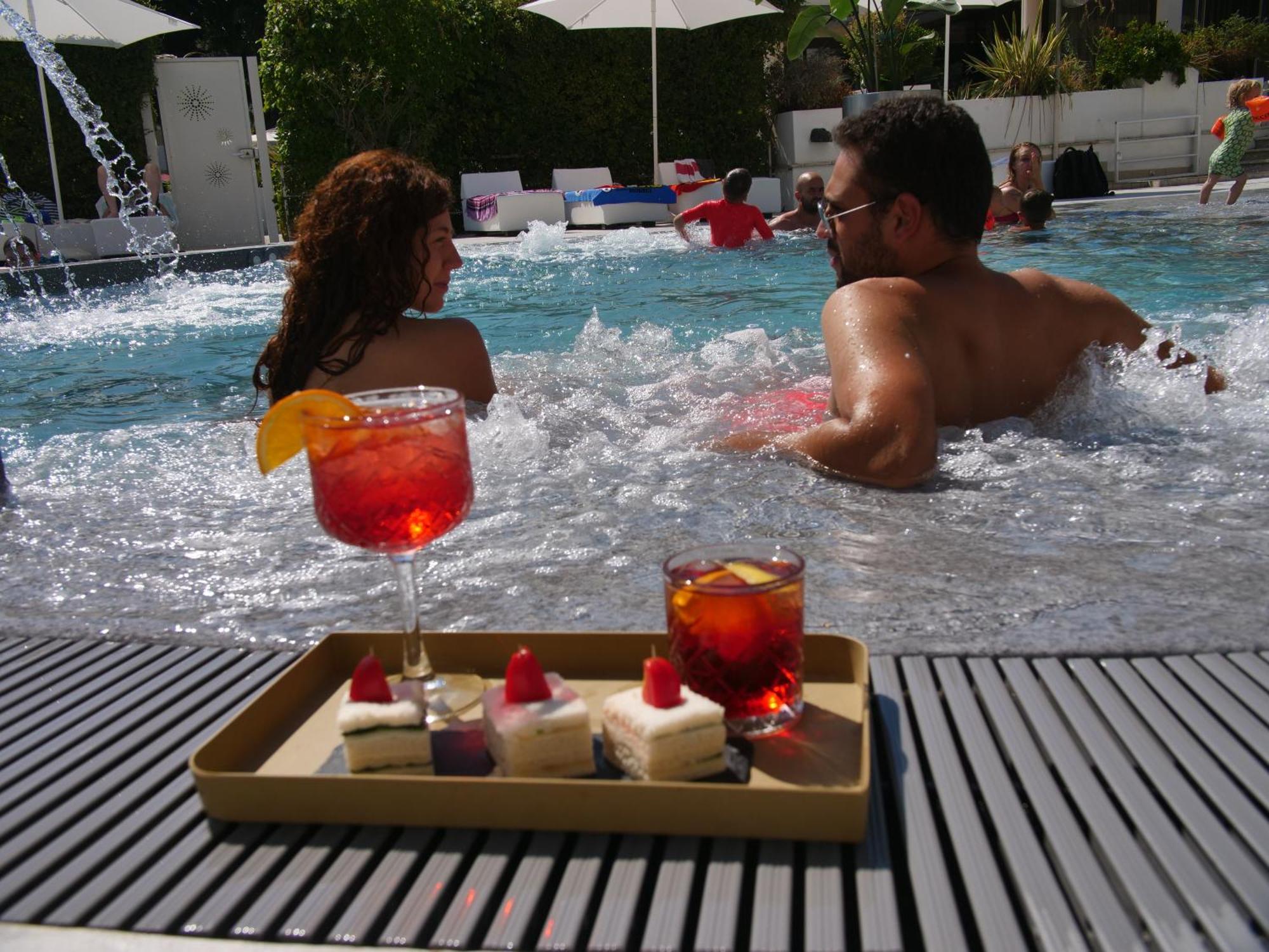 Oxygen Lifestyle Hotel Viserbella di Rimini Esterno foto