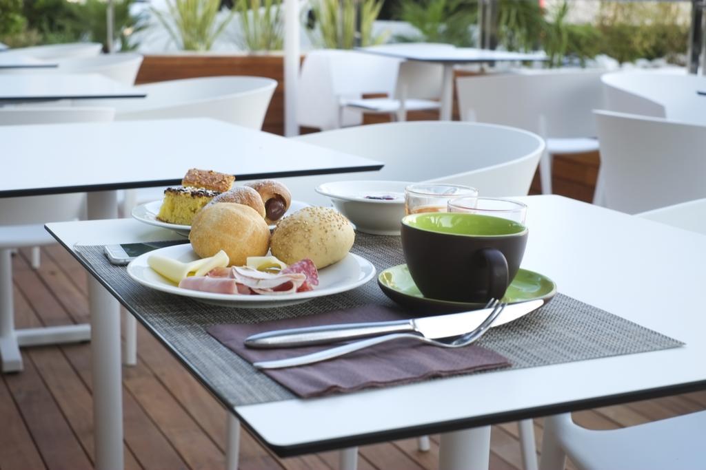 Oxygen Lifestyle Hotel Viserbella di Rimini Esterno foto