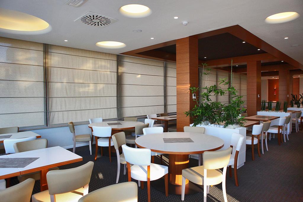 Oxygen Lifestyle Hotel Viserbella di Rimini Esterno foto